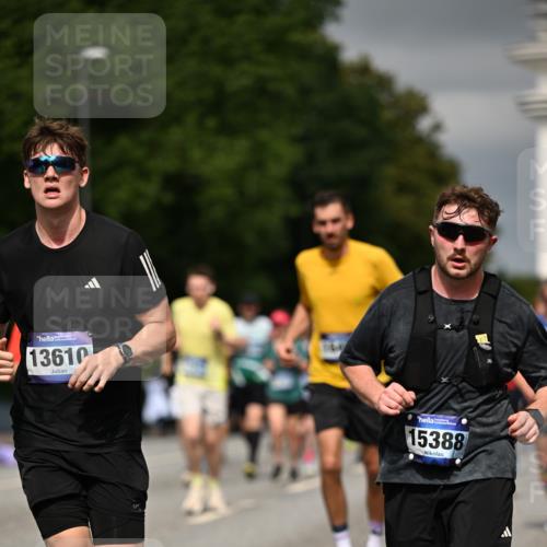 29.06.2025 - hella hamburg halbmarathon Dr. Thomas Lammeyer http://msf.ph/oto/8384697 29.06.2025 10:20:18 Kennedybrücke 1212, 1244, 1308, 1599, 2071, 2165, 2436, 2601, 2803, 3156, 3176, 3484, 3648, 4478, 4583, 4637, 4828, 6024, 6742, 6935, 7158, 7753, 7792, 8057, 8169, 8274, 8295, 8554, 8597, 8645, 8707, 8847, 9601, 9628, 9784, 9802, 9810, 9881, 10107, 10139, 10141, 10183, 10292, 10844, 11236, 11344, 11345 meine-sportfotos.de