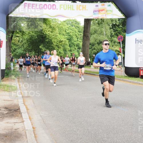 29.06.2025 - hella hamburg halbmarathon MichiJ http://msf.ph/oto/8384757 29.06.2025 10:47:12 Zwischen KM18-KM19 5272, 8749, 12422, 13583, 13589, 14902, 14965, 18551 meine-sportfotos.de