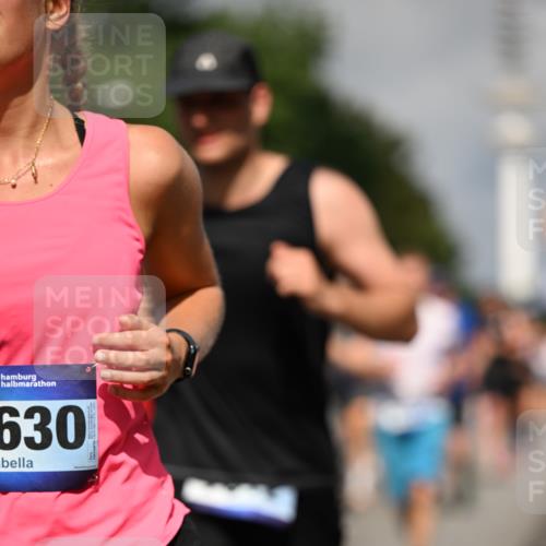 29.06.2025 - hella hamburg halbmarathon Dr. Thomas Lammeyer http://msf.ph/oto/8384851 29.06.2025 09:59:21 Kennedybrücke 1151, 1200, 1216, 1461, 1630, 1683, 1689, 1696, 1706, 1884, 2207, 2706, 2708, 3213, 3435, 3654, 3692, 3985, 4033, 4088, 4121, 4127, 4189, 4324, 4345, 4601, 4847, 4890, 5421, 5459, 5915, 6009, 6054, 6421, 6532, 6691, 6938, 7052, 7056, 7269, 7312, 7332, 7367, 7657, 8139, 8153, 8205, 8216, 8234, 8302, 8454, 8487, 8577, 8720, 8856, 8899, 8927, 8955, 8977, 9386, 9491, 9529, 9551, 9786, 9934, 9959, 10115, 10184, 10263, 11356 meine-sportfotos.de