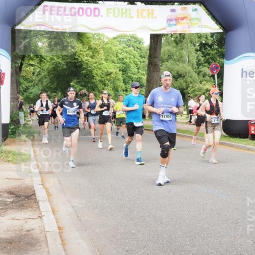 29.06.2025 - hella hamburg halbmarathon MichiJ http://msf.ph/oto/8385024 29.06.2025 10:47:15 Zwischen KM18-KM19 5272, 6309, 8003, 11753, 12422, 14902, 14965, 17145, 17952, 18133, 18551 meine-sportfotos.de