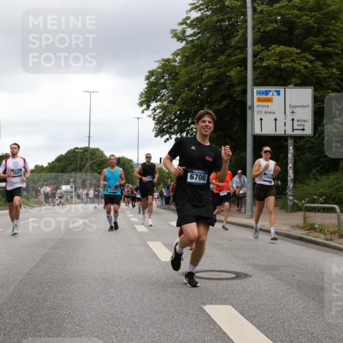 29.06.2025 - hella hamburg halbmarathon Yannick Fuchs http://msf.ph/oto/8385032 29.06.2025 10:55:12 20KM 1188, 1453, 1823, 2426, 2661, 3698, 5379, 5602, 5603, 5613, 5775, 6674, 6708, 6921, 7250, 7306, 7759, 8177, 8483, 9071, 9453, 9611, 9752, 9984, 10295, 10882, 11515, 12377, 12789, 12908, 13516, 13558, 15008, 16614, 16621, 17145, 17181, 17226, 17670, 17951, 18133, 19242 meine-sportfotos.de