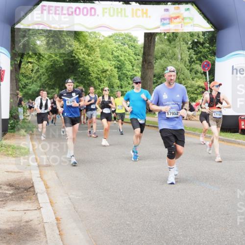 29.06.2025 - hella hamburg halbmarathon MichiJ http://msf.ph/oto/8385043 29.06.2025 10:47:15 Zwischen KM18-KM19 5272, 6309, 8003, 11753, 12422, 14902, 14965, 17145, 17952, 18133, 18551 meine-sportfotos.de