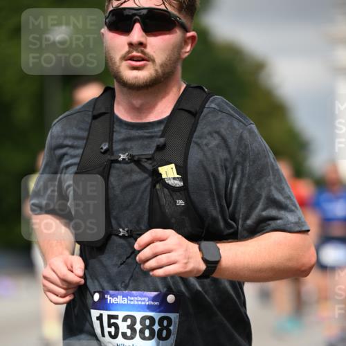 29.06.2025 - hella hamburg halbmarathon Dr. Thomas Lammeyer http://msf.ph/oto/8385062 29.06.2025 10:20:20 Kennedybrücke 1212, 1244, 1308, 1599, 2071, 2165, 2436, 2601, 2803, 3030, 3134, 3156, 3176, 3484, 3648, 4478, 4583, 4637, 6024, 6742, 6935, 7158, 7753, 7792, 8057, 8169, 8274, 8295, 8554, 8597, 8645, 8707, 8847, 9601, 9628, 9784, 9802, 9810, 10107, 10139, 10141, 10183, 10292, 10844, 11236, 11344, 11345 meine-sportfotos.de