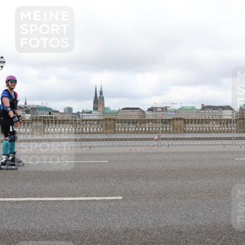 29.06.2025 - hella hamburg halbmarathon Lena Gebhardt http://msf.ph/oto/8385101 29.06.2025 09:17:34 Lombardsbrücke  meine-sportfotos.de