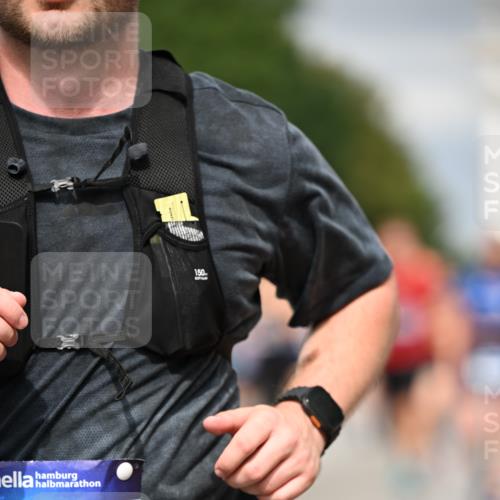 29.06.2025 - hella hamburg halbmarathon Dr. Thomas Lammeyer http://msf.ph/oto/8385116 29.06.2025 10:20:20 Kennedybrücke 1212, 1244, 1308, 1599, 2071, 2165, 2436, 2601, 2803, 3030, 3134, 3156, 3176, 3484, 3648, 4478, 4583, 4637, 6024, 6742, 6935, 7158, 7753, 7792, 8057, 8169, 8274, 8295, 8554, 8597, 8645, 8707, 8847, 9601, 9628, 9784, 9802, 9810, 10107, 10139, 10141, 10183, 10292, 10844, 11236, 11344, 11345 meine-sportfotos.de