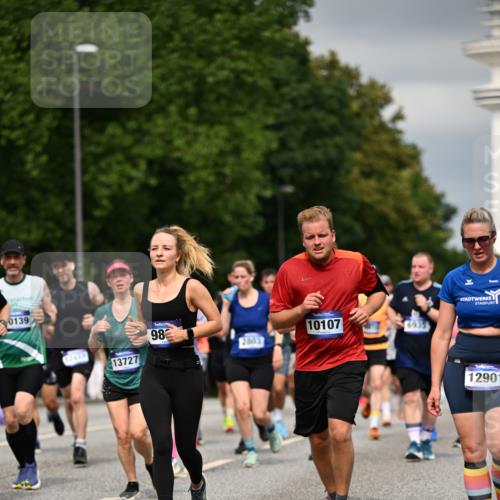 29.06.2025 - hella hamburg halbmarathon Dr. Thomas Lammeyer http://msf.ph/oto/8385145 29.06.2025 10:20:21 Kennedybrücke 1212, 1244, 1599, 2071, 2165, 2436, 2803, 3030, 3134, 3156, 3176, 3484, 3648, 4478, 4583, 4637, 6024, 6742, 6935, 7158, 7753, 7792, 8057, 8169, 8274, 8295, 8554, 8597, 8645, 8707, 8847, 9601, 9628, 9784, 9802, 9810, 10107, 10139, 10141, 10183, 10292, 10575, 10844, 11236, 11344, 11345 meine-sportfotos.de