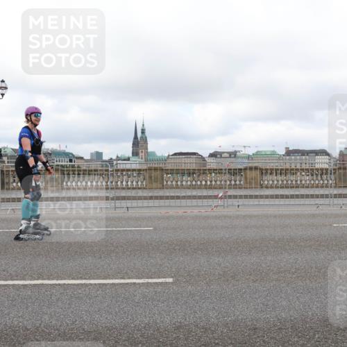 29.06.2025 - hella hamburg halbmarathon Lena Gebhardt http://msf.ph/oto/8385171 29.06.2025 09:17:34 Lombardsbrücke  meine-sportfotos.de