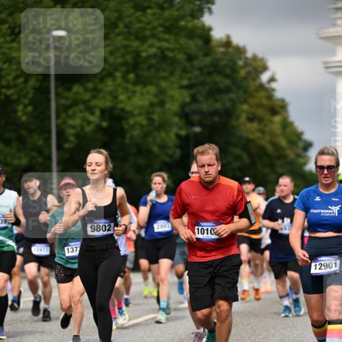 29.06.2025 - hella hamburg halbmarathon Dr. Thomas Lammeyer http://msf.ph/oto/8385181 29.06.2025 10:20:22 Kennedybrücke 1212, 1244, 1599, 2071, 2165, 2436, 2803, 2912, 3030, 3134, 3156, 3176, 3484, 3648, 4478, 4583, 4637, 6024, 6742, 6935, 7158, 7753, 7792, 8169, 8263, 8274, 8295, 8554, 8597, 8645, 8707, 8847, 9601, 9628, 9784, 9802, 9810, 10107, 10139, 10141, 10183, 10292, 10575, 10844, 11236, 11344, 11345, 11428 meine-sportfotos.de
