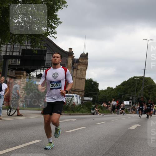 29.06.2025 - hella hamburg halbmarathon Yannick Fuchs http://msf.ph/oto/8385199 29.06.2025 10:55:13 20KM 1188, 1453, 1823, 2426, 2661, 3698, 5379, 5602, 5603, 5613, 5775, 6674, 6708, 6921, 7250, 7306, 7759, 8177, 8483, 9071, 9453, 9611, 9752, 9984, 10295, 10882, 11515, 12377, 12789, 12908, 13516, 13558, 15008, 16614, 16621, 17145, 17181, 17226, 17670, 17951, 18133, 19242 meine-sportfotos.de
