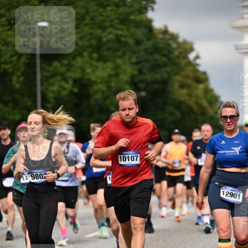 29.06.2025 - hella hamburg halbmarathon Dr. Thomas Lammeyer http://msf.ph/oto/8385209 29.06.2025 10:20:22 Kennedybrücke 1212, 1244, 1599, 2071, 2165, 2436, 2803, 2912, 3030, 3134, 3156, 3176, 3484, 3648, 4478, 4583, 4637, 6024, 6742, 6935, 7158, 7753, 7792, 8169, 8263, 8274, 8295, 8554, 8597, 8645, 8707, 8847, 9601, 9628, 9784, 9802, 9810, 10107, 10139, 10141, 10183, 10292, 10575, 10844, 11236, 11344, 11345, 11428 meine-sportfotos.de