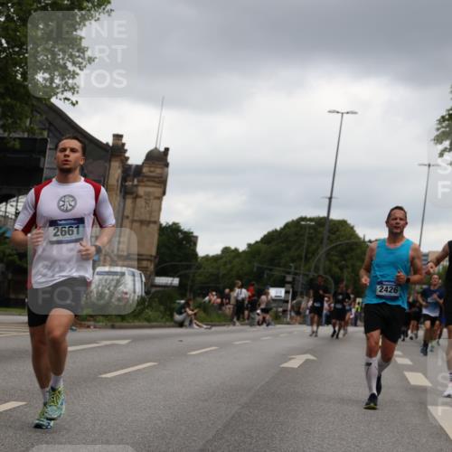 29.06.2025 - hella hamburg halbmarathon Yannick Fuchs http://msf.ph/oto/8385216 29.06.2025 10:55:13 20KM 1188, 1453, 1823, 2426, 2661, 3698, 5379, 5602, 5603, 5613, 5775, 6674, 6708, 6921, 7250, 7306, 7759, 8177, 8483, 9071, 9453, 9611, 9752, 9984, 10295, 10882, 11515, 12377, 12789, 12908, 13516, 13558, 15008, 16614, 16621, 17145, 17181, 17226, 17670, 17951, 18133, 19242 meine-sportfotos.de
