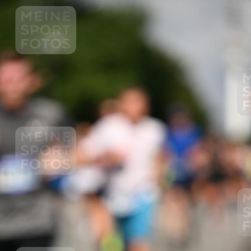 29.06.2025 - hella hamburg halbmarathon Dr. Thomas Lammeyer http://msf.ph/oto/8385232 29.06.2025 09:59:22 Kennedybrücke 1151, 1200, 1216, 1461, 1630, 1683, 1689, 1696, 1706, 1884, 2207, 2706, 2708, 3213, 3654, 3692, 3985, 4033, 4088, 4121, 4127, 4189, 4324, 4345, 4601, 4847, 4890, 4938, 5421, 5459, 5915, 6009, 6054, 6421, 6481, 6532, 6691, 6938, 7052, 7056, 7269, 7312, 7332, 7367, 7657, 8139, 8153, 8205, 8216, 8234, 8302, 8454, 8487, 8577, 8720, 8856, 8899, 8927, 8955, 8977, 9386, 9491, 9529, 9551, 9786, 9934, 9959, 10115, 10184, 10263, 10811, 11356 meine-sportfotos.de