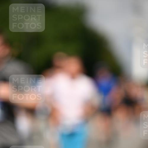 29.06.2025 - hella hamburg halbmarathon Dr. Thomas Lammeyer http://msf.ph/oto/8385240 29.06.2025 09:59:23 Kennedybrücke 1151, 1200, 1216, 1461, 1630, 1683, 1689, 1696, 1706, 2207, 2706, 2708, 3213, 3654, 3692, 3945, 3985, 4033, 4088, 4121, 4127, 4189, 4324, 4345, 4601, 4847, 4890, 4938, 5421, 5459, 5915, 6009, 6054, 6421, 6481, 6532, 6691, 6938, 7052, 7056, 7269, 7312, 7332, 7367, 7657, 8139, 8153, 8205, 8216, 8234, 8302, 8454, 8577, 8720, 8856, 8899, 8927, 8955, 8977, 9386, 9491, 9529, 9551, 9786, 9934, 9959, 10115, 10184, 10263, 10811, 11356 meine-sportfotos.de