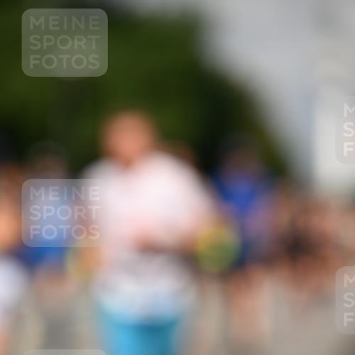 29.06.2025 - hella hamburg halbmarathon Dr. Thomas Lammeyer http://msf.ph/oto/8385256 29.06.2025 09:59:23 Kennedybrücke 1151, 1200, 1216, 1461, 1630, 1683, 1689, 1696, 1706, 2207, 2706, 2708, 3213, 3654, 3692, 3945, 3985, 4033, 4088, 4121, 4127, 4189, 4324, 4345, 4601, 4847, 4890, 4938, 5421, 5459, 5915, 6009, 6054, 6421, 6481, 6532, 6691, 6938, 7052, 7056, 7269, 7312, 7332, 7367, 7657, 8139, 8153, 8205, 8216, 8234, 8302, 8454, 8577, 8720, 8856, 8899, 8927, 8955, 8977, 9386, 9491, 9529, 9551, 9786, 9934, 9959, 10115, 10184, 10263, 10811, 11356 meine-sportfotos.de