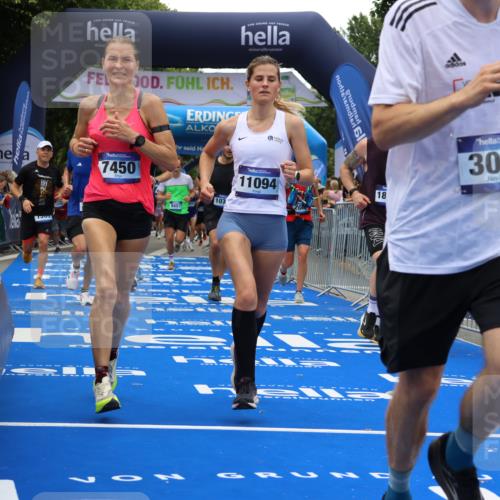 29.06.2025 - hella hamburg halbmarathon Strokosch-Dieckow http://msf.ph/oto/8385288 29.06.2025 10:46:11 Ziel 1569, 1759, 2048, 2590, 2707, 3056, 3087, 4949, 6388, 7450, 7961, 9497, 9585, 10796, 11094, 11125, 13630, 14200, 14262, 16136, 16466, 16475, 17190, 18702, 18797 meine-sportfotos.de