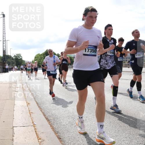 29.06.2025 - hella hamburg halbmarathon Lena Gebhardt http://msf.ph/oto/8385340 29.06.2025 10:15:48 Lombardsbrücke 13179, 145, 17350, 1598, 15710, 32, 13951, 15570, 1156, 1308, 1440, 1651, 2071, 2076, 2110, 2165, 2436, 2720, 2989, 3167, 3417, 4007, 4466, 4492, 4494, 4828, 5069, 5423, 5739, 6376, 6576, 7809, 7810, 7897, 7941, 7942, 8169, 8554, 8746, 8885, 9192, 9307, 9423, 9657, 9675, 9784, 9997, 10108, 10608, 10775, 10858, 11113, 11303, 11478, 11774, 11783, 11818, 12427, 12457, 12469, 12521, 13179, 13197, 13453, 13500, 13818, 13951, 14413, 14423, 14550, 14552, 15150, 15307, 15740 meine-sportfotos.de