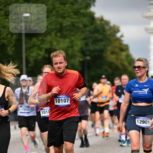 29.06.2025 - hella hamburg halbmarathon Dr. Thomas Lammeyer http://msf.ph/oto/8385384 29.06.2025 10:20:23 Kennedybrücke 1212, 1244, 1599, 2071, 2165, 2436, 2803, 2912, 3030, 3134, 3156, 3176, 3484, 3648, 3687, 4478, 4583, 4637, 6024, 6742, 6935, 7158, 7753, 7792, 8169, 8263, 8274, 8295, 8554, 8597, 8645, 8707, 8847, 9601, 9628, 9802, 9810, 10107, 10139, 10141, 10183, 10292, 10575, 10844, 11236, 11344, 11345, 11428 meine-sportfotos.de
