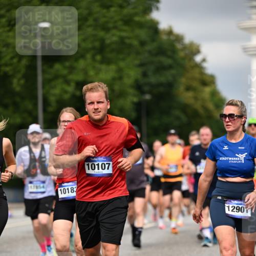 29.06.2025 - hella hamburg halbmarathon Dr. Thomas Lammeyer http://msf.ph/oto/8385403 29.06.2025 10:20:23 Kennedybrücke 1212, 1244, 1599, 2071, 2165, 2436, 2803, 2912, 3030, 3134, 3156, 3176, 3484, 3648, 3687, 4478, 4583, 4637, 6024, 6742, 6935, 7158, 7753, 7792, 8169, 8263, 8274, 8295, 8554, 8597, 8645, 8707, 8847, 9601, 9628, 9802, 9810, 10107, 10139, 10141, 10183, 10292, 10575, 10844, 11236, 11344, 11345, 11428 meine-sportfotos.de