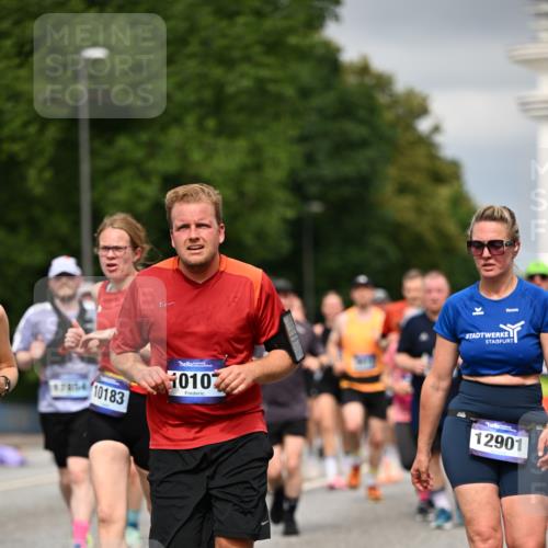 29.06.2025 - hella hamburg halbmarathon Dr. Thomas Lammeyer http://msf.ph/oto/8385423 29.06.2025 10:20:23 Kennedybrücke 1212, 1244, 1599, 2071, 2165, 2436, 2803, 2912, 3030, 3134, 3156, 3176, 3484, 3648, 3687, 4478, 4583, 4637, 6024, 6742, 6935, 7158, 7753, 7792, 8169, 8263, 8274, 8295, 8554, 8597, 8645, 8707, 8847, 9601, 9628, 9802, 9810, 10107, 10139, 10141, 10183, 10292, 10575, 10844, 11236, 11344, 11345, 11428 meine-sportfotos.de