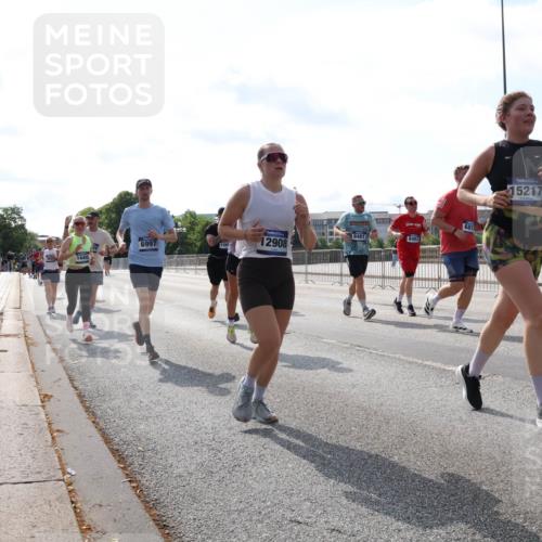 29.06.2025 - hella hamburg halbmarathon Lena Gebhardt http://msf.ph/oto/8385456 29.06.2025 10:02:55 Lombardsbrücke 8481, 6997, 1565, 12908, 14456, 8483, 681, 15217, 1414, 1482, 1702, 1733, 2685, 2712, 2780, 2782, 2810, 2819, 3225, 3572, 3630, 3780, 3919, 4204, 4613, 4665, 4904, 5734, 6208, 6217, 6752, 6815, 6997, 7049, 7210, 7211, 7869, 7888, 8003, 8364, 8481, 8483, 8614, 8624, 8662, 8749, 9006, 9131, 9439, 9554, 9986, 10128, 10295, 10539, 10824, 11250, 11515, 11702, 11782, 11935, 11968, 12169, 12177, 12422, 12908, 13036, 13664, 13874, 14224 meine-sportfotos.de