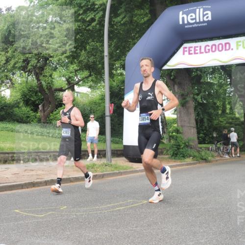 29.06.2025 - hella hamburg halbmarathon KatJ http://msf.ph/oto/8385457 29.06.2025 10:25:51 Zwischen KM18-KM19 2767, 5003, 5092, 5307, 7482 meine-sportfotos.de