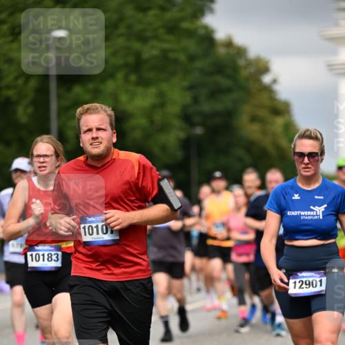 29.06.2025 - hella hamburg halbmarathon Dr. Thomas Lammeyer http://msf.ph/oto/8385476 29.06.2025 10:20:23 Kennedybrücke 1212, 1244, 1599, 2071, 2165, 2436, 2803, 2912, 3030, 3134, 3156, 3176, 3484, 3648, 3687, 4478, 4583, 4637, 6024, 6742, 6935, 7158, 7753, 7792, 8169, 8263, 8274, 8295, 8554, 8597, 8645, 8707, 8847, 9601, 9628, 9802, 9810, 10107, 10139, 10141, 10183, 10292, 10575, 10844, 11236, 11344, 11345, 11428 meine-sportfotos.de