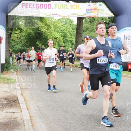29.06.2025 - hella hamburg halbmarathon MichiJ http://msf.ph/oto/8385485 29.06.2025 10:47:22 Zwischen KM18-KM19 2978, 5775, 5839, 5885, 6201, 6309, 7761, 8003, 8290, 10576, 11114, 11753, 12491, 12862, 14224, 15785, 16915, 17145, 17630, 17952, 18029, 18266, 18757, 19159, 19166 meine-sportfotos.de