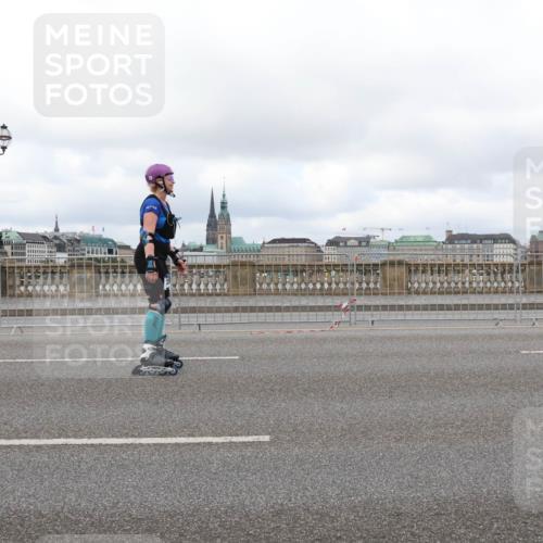29.06.2025 - hella hamburg halbmarathon Lena Gebhardt http://msf.ph/oto/8385493 29.06.2025 09:17:35 Lombardsbrücke  meine-sportfotos.de