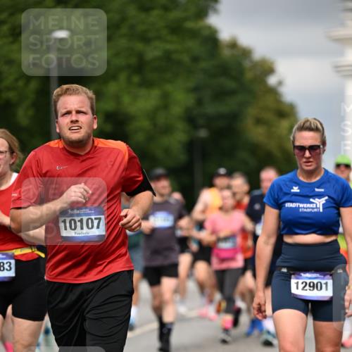 29.06.2025 - hella hamburg halbmarathon Dr. Thomas Lammeyer http://msf.ph/oto/8385501 29.06.2025 10:20:24 Kennedybrücke 1212, 1244, 1599, 2071, 2165, 2436, 2803, 2912, 3030, 3134, 3156, 3176, 3484, 3648, 3687, 4478, 4583, 4637, 6024, 6742, 6935, 7158, 7753, 7792, 8169, 8263, 8295, 8554, 8597, 8645, 8707, 8847, 9601, 9628, 9802, 9810, 9891, 10076, 10107, 10139, 10141, 10183, 10292, 10575, 10844, 11236, 11344, 11345, 11428 meine-sportfotos.de