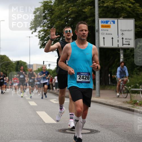 29.06.2025 - hella hamburg halbmarathon Yannick Fuchs http://msf.ph/oto/8385517 29.06.2025 10:55:15 20KM 1188, 1453, 1823, 2391, 2426, 2661, 5379, 5602, 5603, 5613, 5775, 6674, 6708, 6921, 7033, 7250, 7757, 8177, 8483, 9071, 9453, 9611, 9752, 9932, 9984, 10295, 10882, 11515, 12377, 12789, 12908, 13516, 13558, 15008, 16614, 17145, 17181, 17226, 17670, 17951, 18133 meine-sportfotos.de
