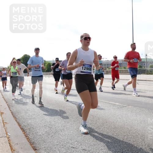 29.06.2025 - hella hamburg halbmarathon Lena Gebhardt http://msf.ph/oto/8385521 29.06.2025 10:02:56 Lombardsbrücke 6997, 14456, 16100, 12908, 6815, 1414, 1482, 1702, 1733, 2685, 2712, 2780, 2782, 2810, 2819, 3225, 3572, 3630, 3780, 3919, 4204, 4613, 4665, 4904, 5734, 6208, 6217, 6752, 6815, 6997, 7049, 7210, 7211, 7706, 7888, 8003, 8364, 8481, 8483, 8614, 8624, 8662, 8749, 9006, 9131, 9439, 9554, 9986, 10128, 10295, 10539, 10824, 11250, 11515, 11702, 11782, 11935, 11968, 12169, 12177, 12422, 12908, 13036, 13474, 13664, 13874, 14224 meine-sportfotos.de