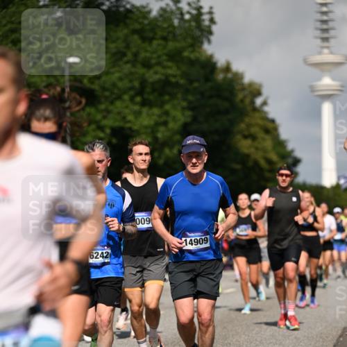 29.06.2025 - hella hamburg halbmarathon Dr. Thomas Lammeyer http://msf.ph/oto/8385563 29.06.2025 09:59:24 Kennedybrücke 1151, 1200, 1216, 1461, 1630, 1683, 1689, 1696, 1706, 2207, 2706, 2708, 3213, 3654, 3692, 3945, 3985, 4033, 4088, 4121, 4127, 4189, 4324, 4345, 4601, 4847, 4890, 4938, 5421, 5459, 5915, 6009, 6054, 6421, 6481, 6532, 6691, 6938, 7052, 7056, 7269, 7312, 7332, 7367, 7657, 8139, 8153, 8205, 8216, 8234, 8302, 8454, 8577, 8720, 8856, 8899, 8927, 8955, 8977, 9386, 9491, 9529, 9551, 9786, 9934, 9959, 10115, 10263, 10811, 11356 meine-sportfotos.de