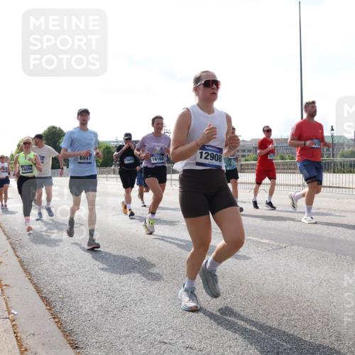 29.06.2025 - hella hamburg halbmarathon Lena Gebhardt http://msf.ph/oto/8385580 29.06.2025 10:02:56 Lombardsbrücke 6997, 15698, 15698, 14456, 16160, 12908, 1414, 1482, 1702, 1733, 2685, 2712, 2780, 2782, 2810, 2819, 3225, 3572, 3630, 3780, 3919, 4204, 4613, 4665, 4904, 5734, 6208, 6217, 6752, 6815, 6997, 7049, 7210, 7211, 7706, 7888, 8003, 8364, 8481, 8483, 8614, 8624, 8662, 8749, 9006, 9131, 9439, 9554, 9986, 10128, 10295, 10539, 10824, 11250, 11515, 11702, 11782, 11935, 11968, 12169, 12177, 12422, 12908, 13036, 13474, 13664, 13874, 14224 meine-sportfotos.de