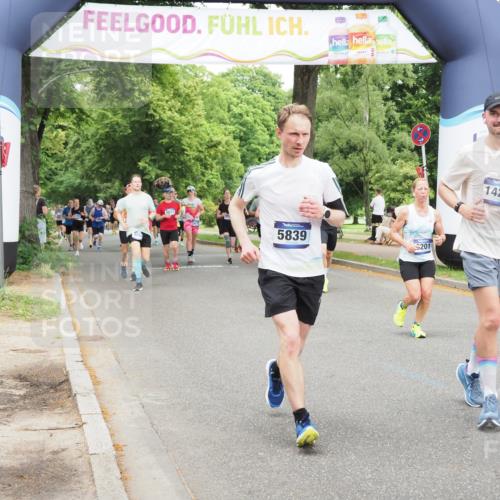 29.06.2025 - hella hamburg halbmarathon MichiJ http://msf.ph/oto/8385594 29.06.2025 10:47:23 Zwischen KM18-KM19 2978, 5775, 5839, 5885, 6201, 6309, 7761, 8290, 8662, 10576, 11114, 11753, 12491, 12862, 14224, 15785, 16915, 17630, 17952, 18029, 18266, 18757, 19159, 19166 meine-sportfotos.de