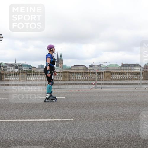 29.06.2025 - hella hamburg halbmarathon Lena Gebhardt http://msf.ph/oto/8385598 29.06.2025 09:17:35 Lombardsbrücke  meine-sportfotos.de