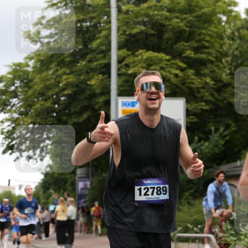 29.06.2025 - hella hamburg halbmarathon Yannick Fuchs http://msf.ph/oto/8385628 29.06.2025 10:55:16 20KM 1188, 1453, 1823, 2391, 2426, 2591, 2661, 5379, 5613, 5775, 6674, 6708, 7033, 7250, 7757, 8177, 8483, 9071, 9453, 9611, 9752, 9932, 9984, 10295, 10882, 11515, 12377, 12789, 12908, 13516, 13558, 15008, 16614, 17145, 17181, 17226, 17670, 17951, 18133 meine-sportfotos.de
