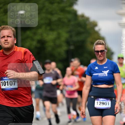 29.06.2025 - hella hamburg halbmarathon Dr. Thomas Lammeyer http://msf.ph/oto/8385629 29.06.2025 10:20:24 Kennedybrücke 1212, 1244, 1599, 2071, 2165, 2436, 2803, 2912, 3030, 3134, 3156, 3176, 3484, 3648, 3687, 4478, 4583, 4637, 6024, 6742, 6935, 7158, 7753, 7792, 8169, 8263, 8295, 8554, 8597, 8645, 8707, 8847, 9601, 9628, 9802, 9810, 9891, 10076, 10107, 10139, 10141, 10183, 10292, 10575, 10844, 11236, 11344, 11345, 11428 meine-sportfotos.de