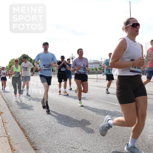29.06.2025 - hella hamburg halbmarathon Lena Gebhardt http://msf.ph/oto/8385643 29.06.2025 10:02:56 Lombardsbrücke 6997, 14224, 15698, 14456, 16160, 8461, 1414, 1482, 1702, 1733, 2685, 2712, 2780, 2782, 2810, 2819, 3225, 3572, 3630, 3780, 3919, 4204, 4613, 4665, 4904, 5734, 6208, 6217, 6752, 6815, 6997, 7049, 7210, 7211, 7706, 7888, 8003, 8364, 8481, 8483, 8614, 8624, 8662, 8749, 9006, 9131, 9439, 9554, 9986, 10128, 10295, 10539, 10824, 11250, 11515, 11702, 11782, 11935, 11968, 12169, 12177, 12422, 12908, 13036, 13474, 13664, 13874, 14224 meine-sportfotos.de