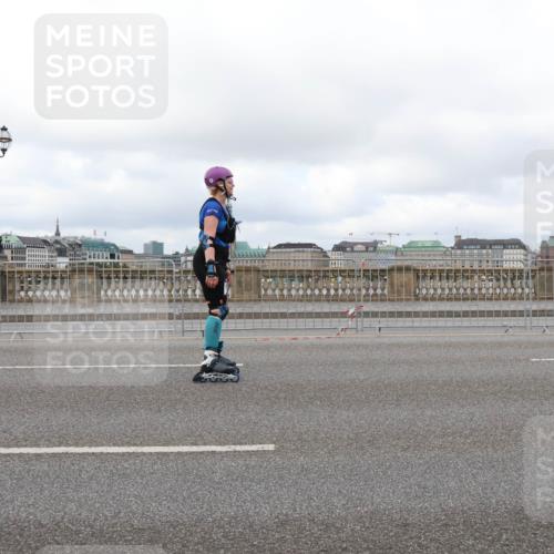29.06.2025 - hella hamburg halbmarathon Lena Gebhardt http://msf.ph/oto/8385674 29.06.2025 09:17:35 Lombardsbrücke  meine-sportfotos.de