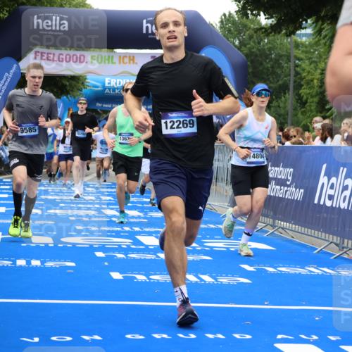 29.06.2025 - hella hamburg halbmarathon Strokosch-Dieckow http://msf.ph/oto/8385714 29.06.2025 10:46:04 Ziel 1759, 2189, 2707, 3087, 5648, 6460, 7450, 7961, 8269, 9585, 11094, 11125, 11936, 12084, 12269, 13630, 14462, 14804, 16136, 16466, 16475, 17008, 18081, 18702, 18797 meine-sportfotos.de