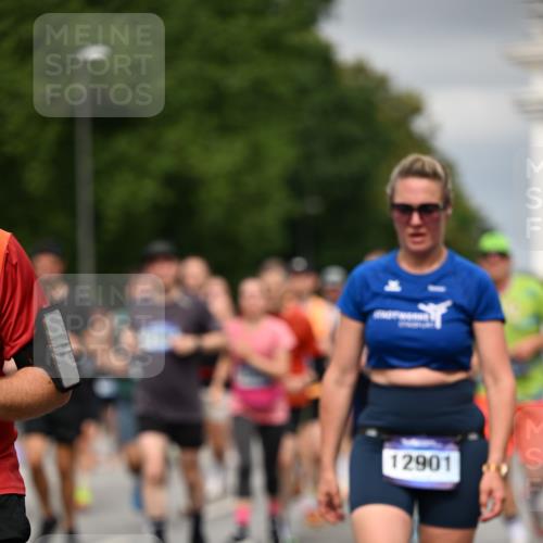 29.06.2025 - hella hamburg halbmarathon Dr. Thomas Lammeyer http://msf.ph/oto/8385723 29.06.2025 10:20:25 Kennedybrücke 1212, 1244, 1599, 2071, 2165, 2803, 2912, 3030, 3134, 3156, 3176, 3484, 3648, 3687, 4478, 4583, 4637, 5036, 6024, 6742, 6935, 7158, 7753, 7792, 8169, 8263, 8295, 8554, 8597, 8645, 8707, 8847, 8857, 9332, 9601, 9628, 9802, 9810, 9891, 10076, 10107, 10139, 10141, 10183, 10292, 10575, 10844, 11236, 11344, 11345, 11428 meine-sportfotos.de