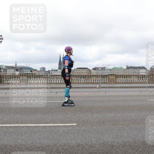 29.06.2025 - hella hamburg halbmarathon Lena Gebhardt http://msf.ph/oto/8385763 29.06.2025 09:17:35 Lombardsbrücke  meine-sportfotos.de