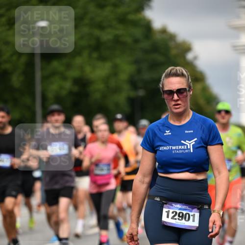 29.06.2025 - hella hamburg halbmarathon Dr. Thomas Lammeyer http://msf.ph/oto/8385764 29.06.2025 10:20:25 Kennedybrücke 1212, 1244, 1599, 2071, 2165, 2803, 2912, 3030, 3134, 3156, 3176, 3484, 3648, 3687, 4478, 4583, 4637, 5036, 6024, 6742, 6935, 7158, 7753, 7792, 8169, 8263, 8295, 8554, 8597, 8645, 8707, 8847, 8857, 9332, 9601, 9628, 9802, 9810, 9891, 10076, 10107, 10139, 10141, 10183, 10292, 10575, 10844, 11236, 11344, 11345, 11428 meine-sportfotos.de