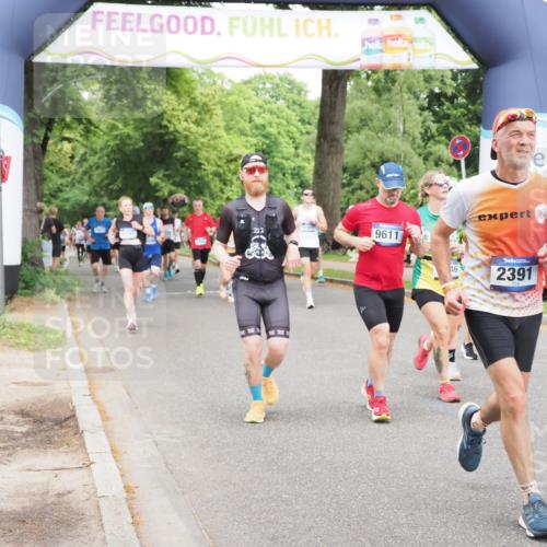 29.06.2025 - hella hamburg halbmarathon MichiJ http://msf.ph/oto/8385870 29.06.2025 10:47:27 Zwischen KM18-KM19 1420, 2391, 2978, 4592, 5839, 6201, 7759, 8191, 8662, 9006, 9611, 10534, 11114, 12862, 14224, 15785, 17630, 18000, 18757, 19117, 19146, 19159, 19166 meine-sportfotos.de
