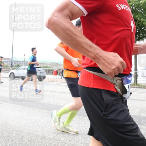 29.06.2025 - hella hamburg halbmarathon Lena Gebhardt http://msf.ph/oto/8385895 29.06.2025 10:40:30 Lombardsbrücke 839, 1018, 1037, 1075, 1291, 1323, 1691, 2019, 2042, 2109, 2173, 2206, 2254, 2299, 2515, 2572, 2762, 2763, 2866, 2888, 3121, 3237, 3293, 3295, 3306, 3432, 3515, 3607, 3808, 3810, 4044, 4173, 4271, 4411, 4471, 4612, 4756, 4906, 4972, 5059, 5113, 5263, 5351, 5352, 5702, 5877, 5975, 6076, 6097, 6163, 6229, 6278, 6280, 6289, 6363, 6463, 6548, 6673, 6750, 6866, 6876, 6890, 6920, 7108, 7174, 7675, 7850, 7956, 8053, 8054, 8307, 8378, 8391 meine-sportfotos.de