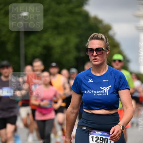 29.06.2025 - hella hamburg halbmarathon Dr. Thomas Lammeyer http://msf.ph/oto/8385910 29.06.2025 10:20:26 Kennedybrücke 1212, 1244, 1599, 2165, 2803, 2912, 3030, 3134, 3156, 3176, 3484, 3648, 3687, 4478, 4583, 4637, 5036, 6024, 6742, 6935, 7158, 7358, 7753, 7792, 8169, 8263, 8295, 8554, 8597, 8645, 8707, 8847, 8857, 9332, 9601, 9628, 9802, 9810, 9891, 10076, 10107, 10139, 10141, 10183, 10292, 10575, 10844, 11236, 11344, 11345, 11428 meine-sportfotos.de