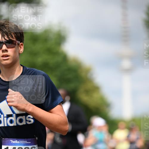 29.06.2025 - hella hamburg halbmarathon Dr. Thomas Lammeyer http://msf.ph/oto/8385934 29.06.2025 10:42:52 Kennedybrücke 1457, 1596, 1721, 2113, 2151, 2486, 2693, 2786, 3094, 3095, 3242, 3323, 3338, 3841, 3927, 4139, 4155, 4259, 4260, 5085, 5089, 5155, 5161, 5300, 6199, 6200, 6695, 6696, 6751, 7117, 7118, 7119, 7165, 7371, 7552, 7561, 7692, 7849, 7914, 8583, 8635, 8747, 9004, 9424, 9500, 9689, 9699, 10584 meine-sportfotos.de