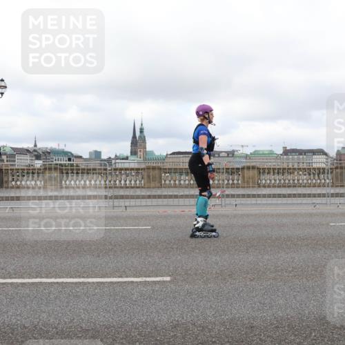29.06.2025 - hella hamburg halbmarathon Lena Gebhardt http://msf.ph/oto/8385945 29.06.2025 09:17:35 Lombardsbrücke  meine-sportfotos.de