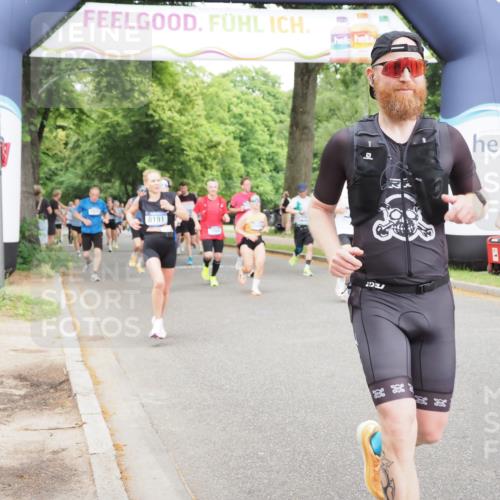 29.06.2025 - hella hamburg halbmarathon MichiJ http://msf.ph/oto/8385948 29.06.2025 10:47:29 Zwischen KM18-KM19 1364, 1420, 2391, 4592, 5839, 6201, 6487, 7759, 8191, 8662, 9006, 9611, 10534, 12862, 13459, 13488, 17630, 18000, 18757, 19117, 19146, 19166 meine-sportfotos.de