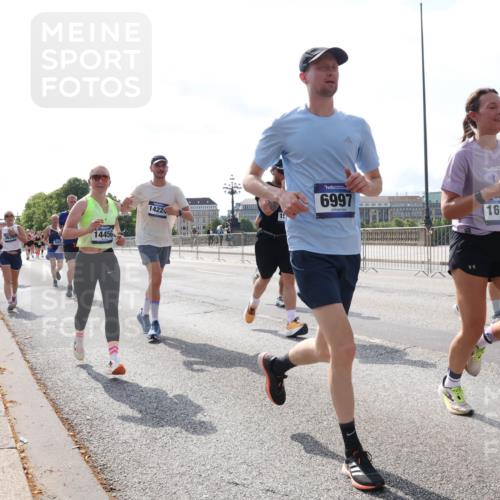 29.06.2025 - hella hamburg halbmarathon Lena Gebhardt http://msf.ph/oto/8385974 29.06.2025 10:02:57 Lombardsbrücke 14456, 14224, 13, 6997, 16160, 8483, 1414, 1482, 1702, 2685, 2780, 2782, 2810, 2819, 3225, 3572, 3630, 3919, 4204, 4613, 4665, 4904, 5734, 6208, 6217, 6752, 6815, 6997, 7210, 7211, 7706, 7888, 8003, 8364, 8481, 8483, 8614, 8624, 8662, 8749, 9006, 9439, 9554, 9986, 10128, 10295, 10539, 10824, 11250, 11515, 11702, 11782, 11935, 11968, 12169, 12177, 12422, 12908, 13036, 13474, 13664, 13874, 14224 meine-sportfotos.de